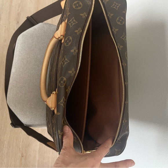 Authentic Louis Vuitton                          made in France. - Picture 5 of 10